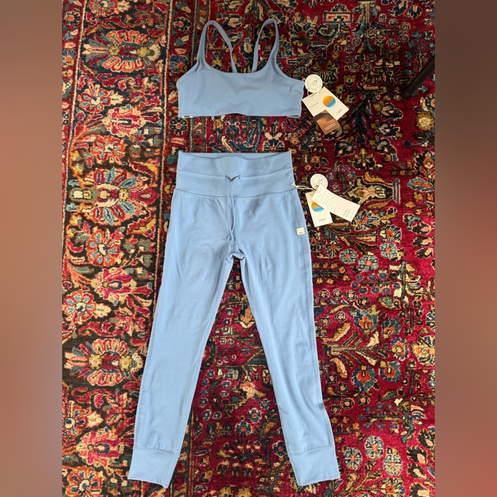 Vuori - Yosemite Bra and Daily Leggings Matching Set, BNWT